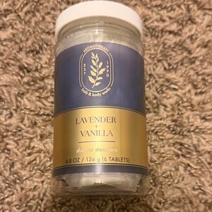 Bath & Body Works Lavender + Vanilla Aromatherapy Steamers - Purple & Gold Jar